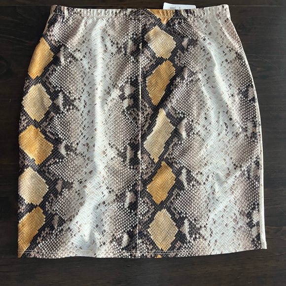 NWT Windsor Taupe Snake Print Skirt - Picture 2 of 3